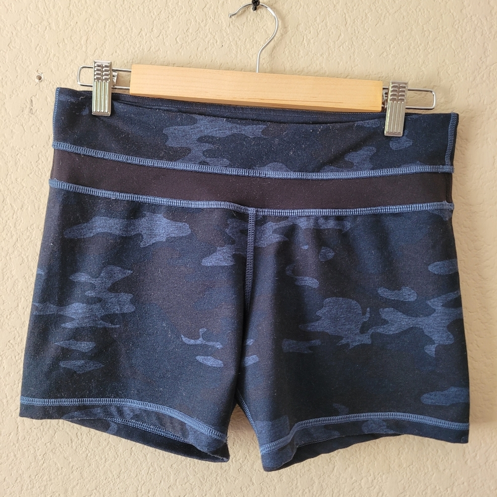 Lululemon shorts 8